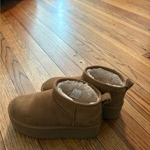 Platform chestnut UGGS